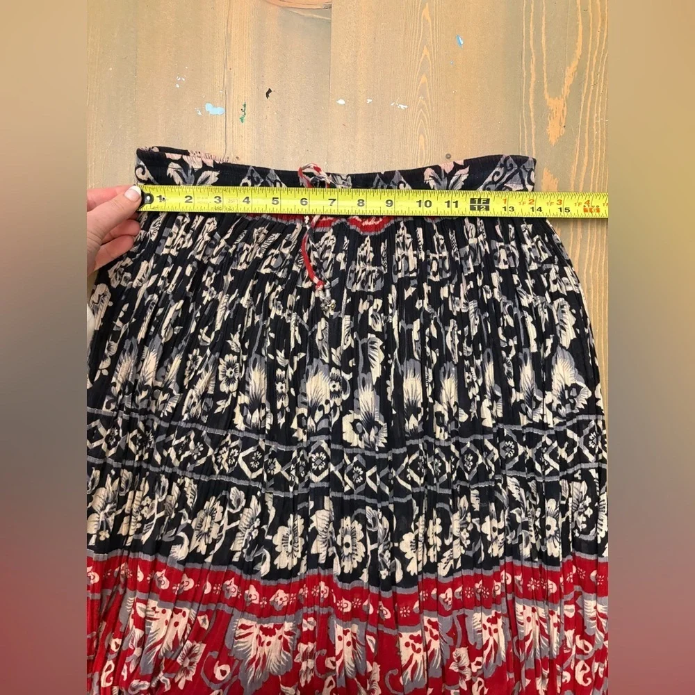 Bohemian Floral Red and Black Maxi Skirt One Size - Picture 8 of 8